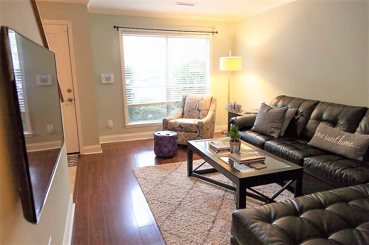 Living Room - 252 Howle Ave