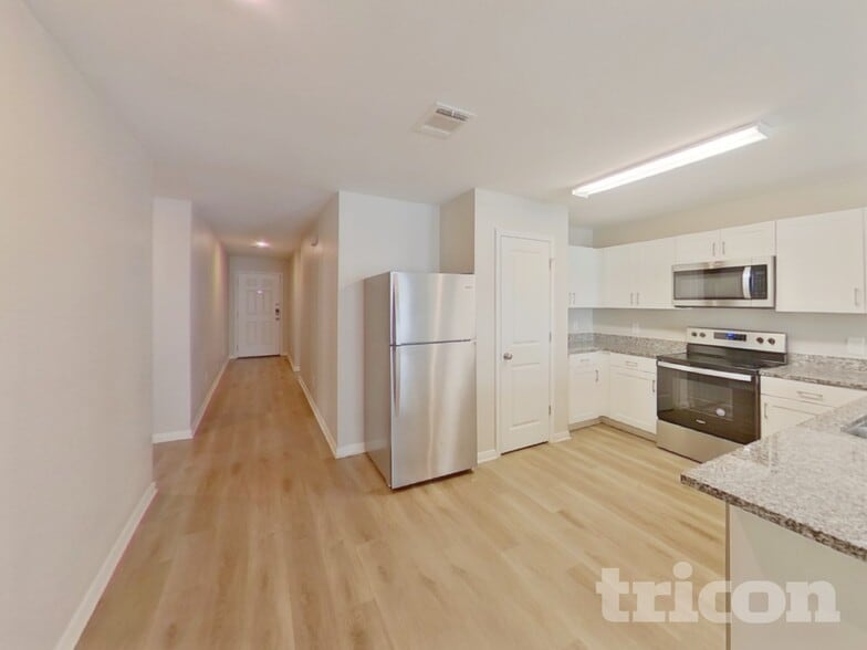 Building Photo - 15676 Del Norte Dr