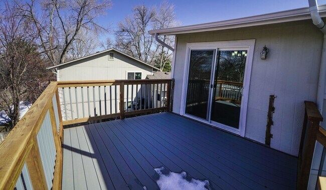 Building Photo - Beautifully Updated 4B/2B in Central Fort Collins! Quiet Neighborhood!