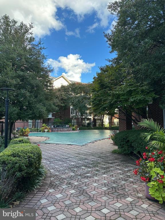 Building Photo - 1550 Spring Gate Dr.