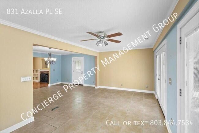 Building Photo - 831 Azalea Pl SE