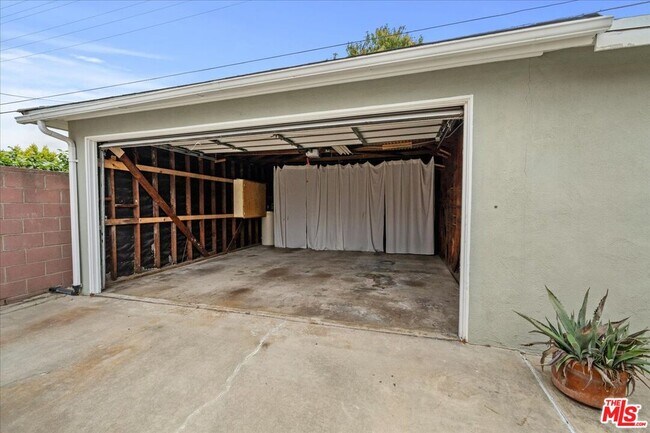 Building Photo - 12468 Rubens Ave