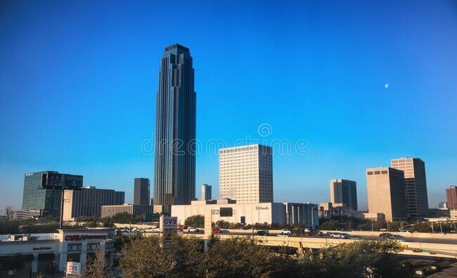 Building Photo - 8277 Kingsbrook Rd