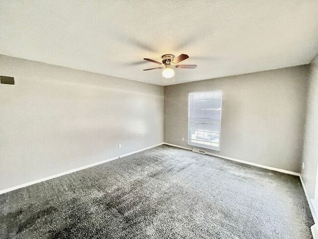 Building Photo - 1 bedroom, 1 bathroom apartment home in Ka...