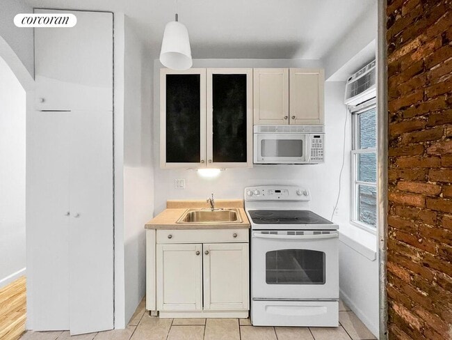 Building Photo - 528 W 152nd St