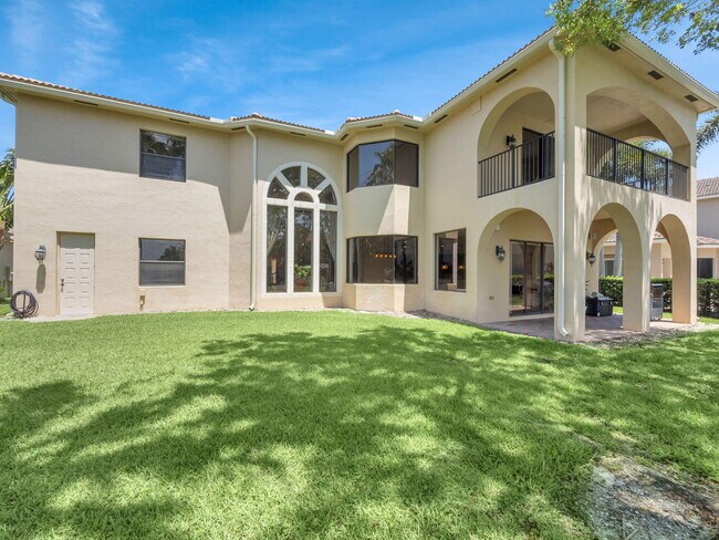 Building Photo - 8703 Club Estates Way