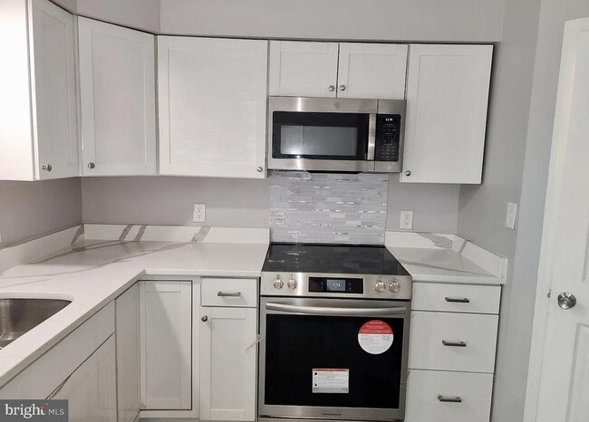 Building Photo - 97 Woodbine Dr