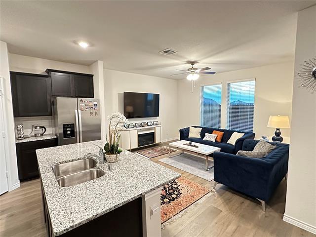 Building Photo - 809 Lone Rock Dr