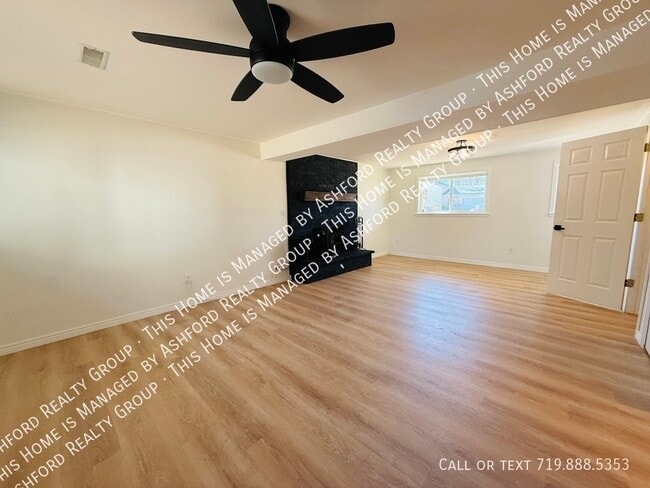 Building Photo - 303 Quebec St