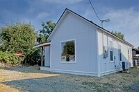 Building Photo - 407 W Pine St