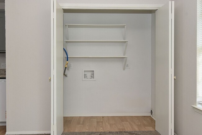 Building Photo - 1703 La Fontaine Ln