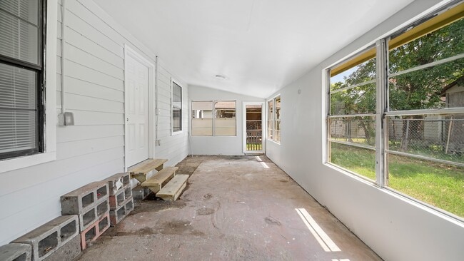 Building Photo - 1322 Magnolia St