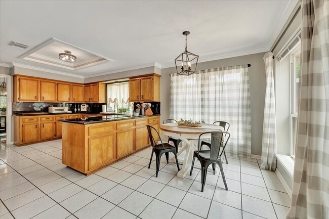 Building Photo - 15402 Willow Shores Dr