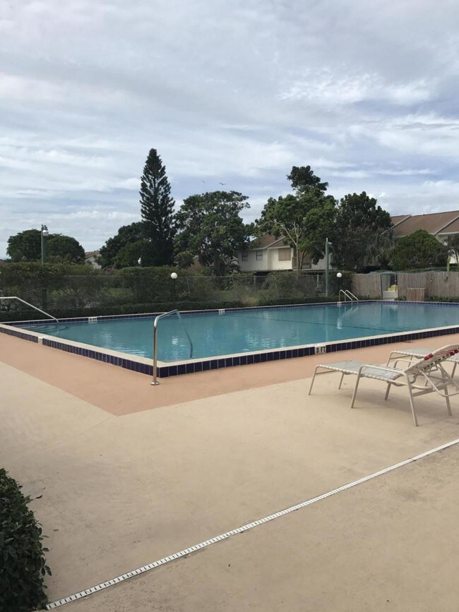 Building Photo - 5704 Channel Dr