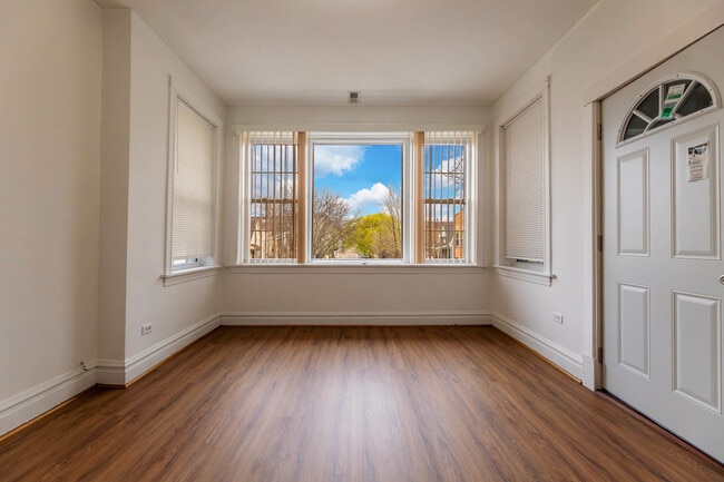 Building Photo - 2630 W 42nd St