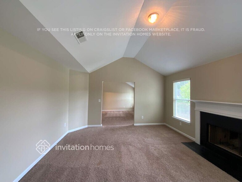 Building Photo - 4968 Locherby Dr