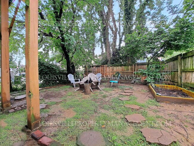 Building Photo - 710 Rubel Ave