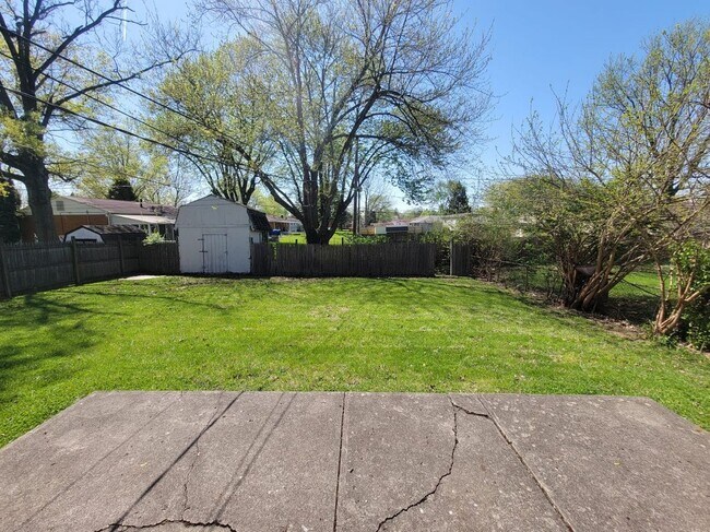 Building Photo - 2928 Landon Dr