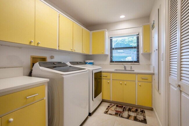 Building Photo - 2903 Banyan Blvd Cir NW