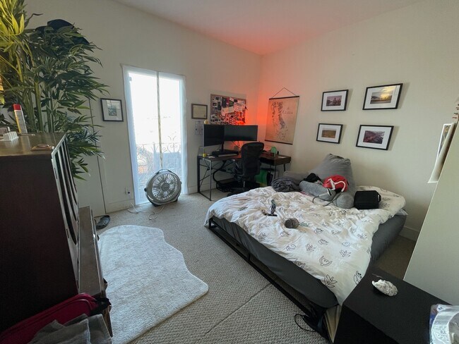 Building Photo - 637 Peralta Ave