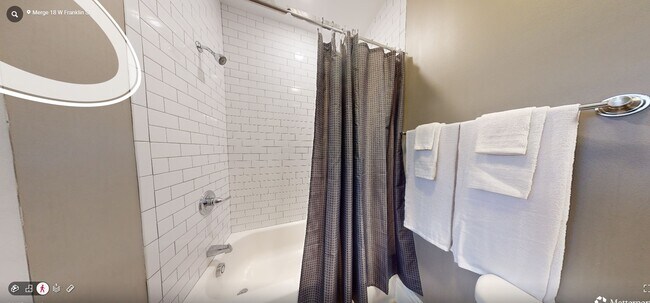 Building Photo - 18 W Franklin St