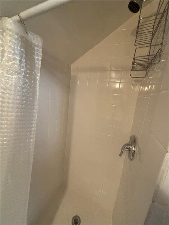 Building Photo - 712 Hope St