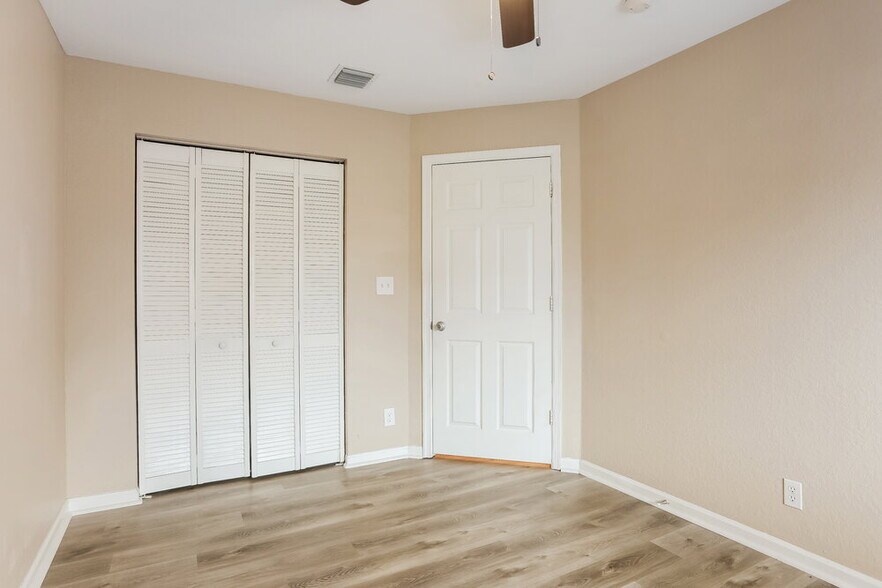 Building Photo - 8984 NW 38th Dr