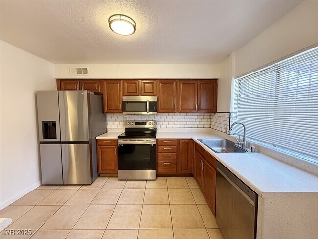 Building Photo - 3270 Liahona Way