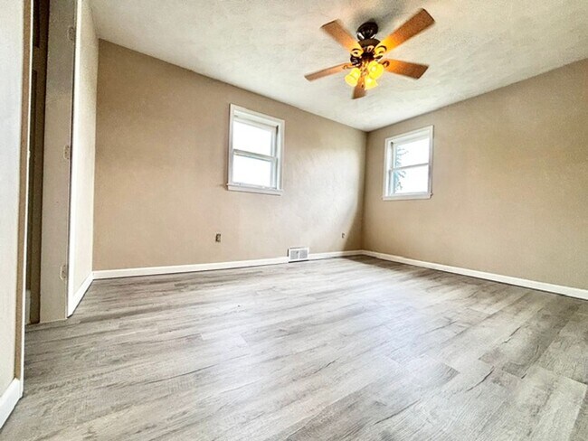 Building Photo - 3 bedroom 1 bath House for rent Greensburg, PA