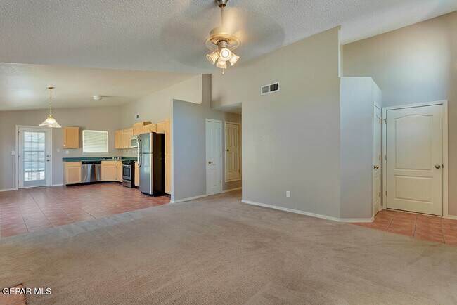 Building Photo - 1417 Plaza Verde Dr