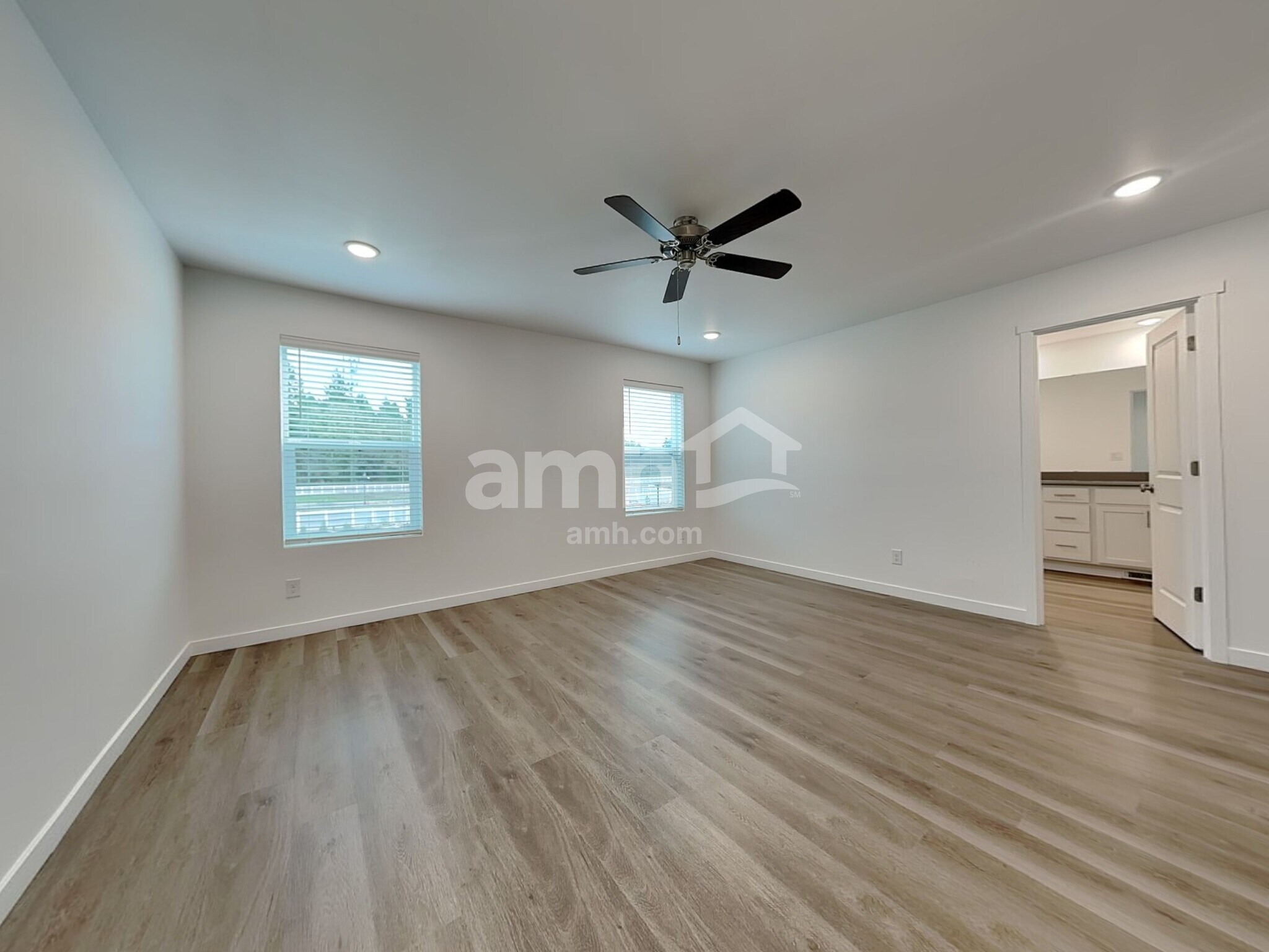 Building Photo - 5012 Washington St SE