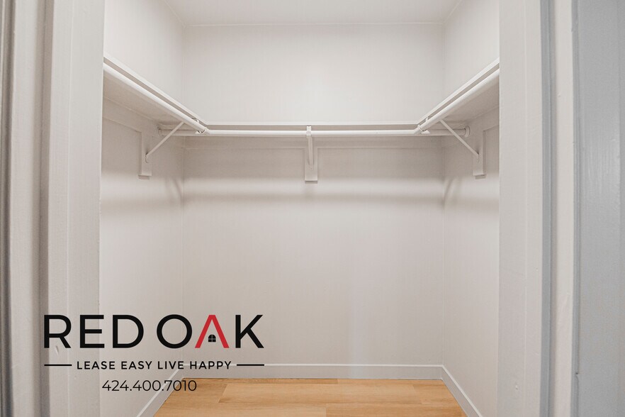 Building Photo - 426 S Venice Blvd