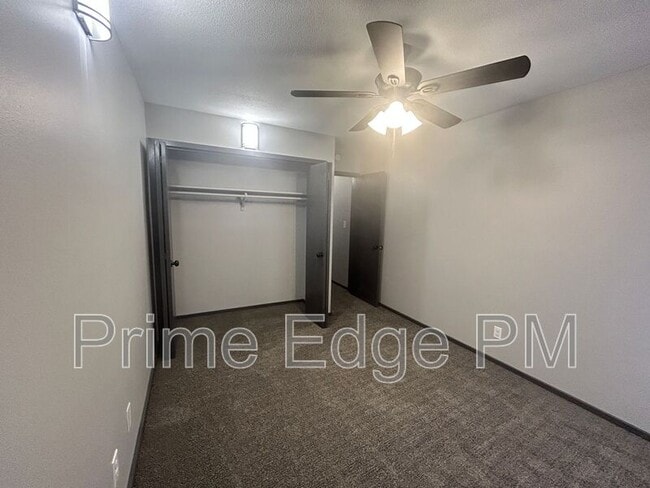 Building Photo - 1841 Ridgehaven Ct