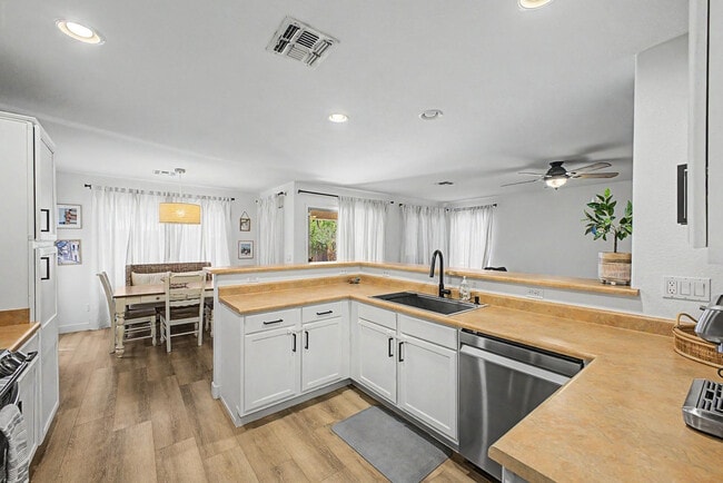 Building Photo - 15923 W Marconi Ave