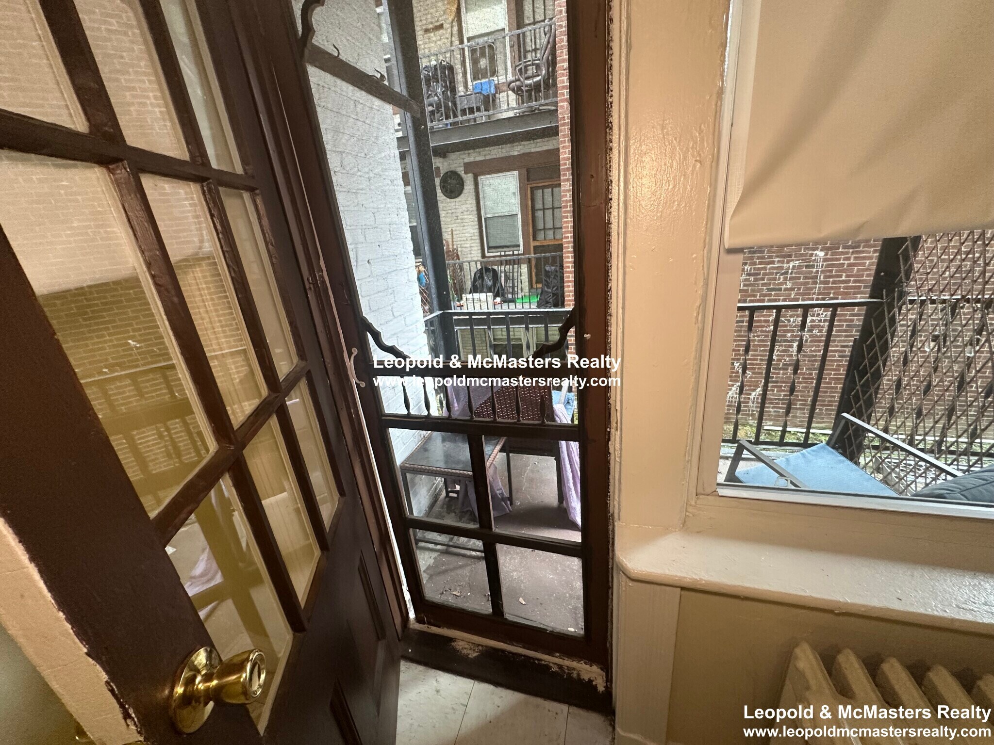 Building Photo - 76 Dunboy St