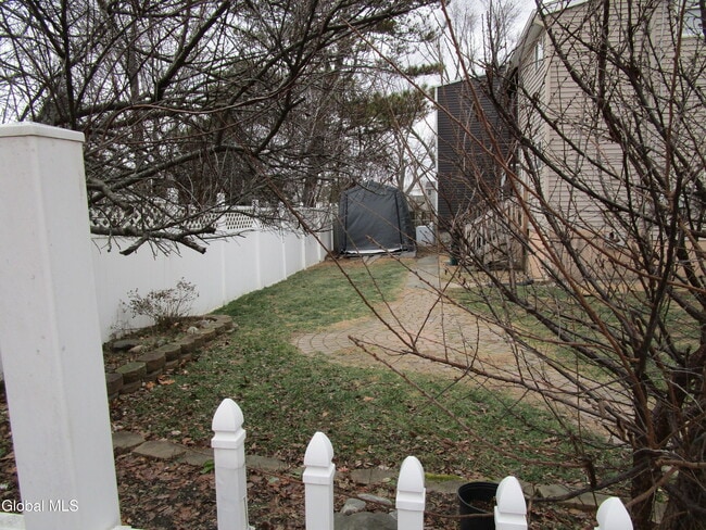 Building Photo - 1303 8th Ave