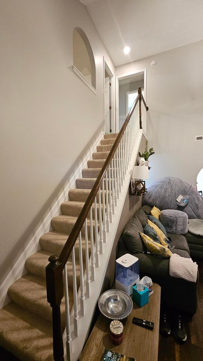 Building Photo - 265 Darenia Ln