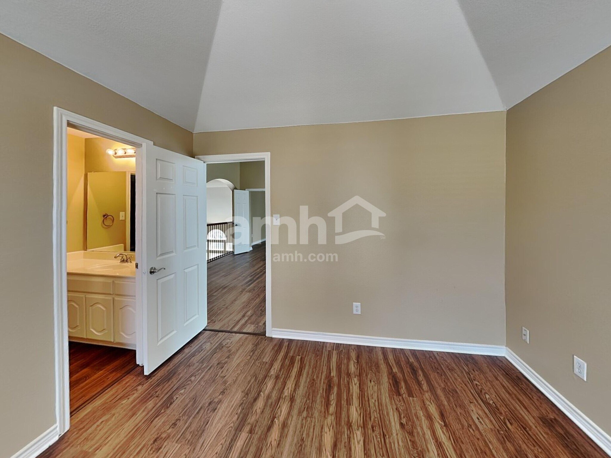 Building Photo - 107 Monticello Dr