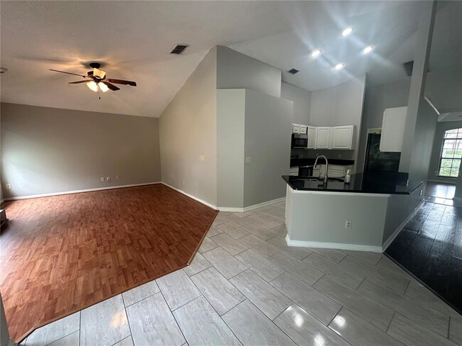 Building Photo - 929 Rosinia Ct