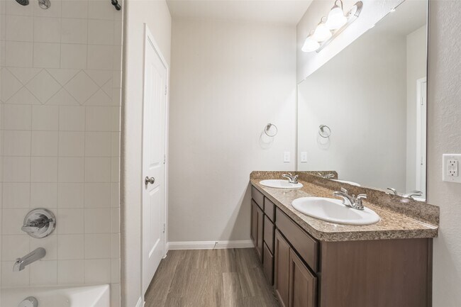 Building Photo - 3727 Bright Moon Ct