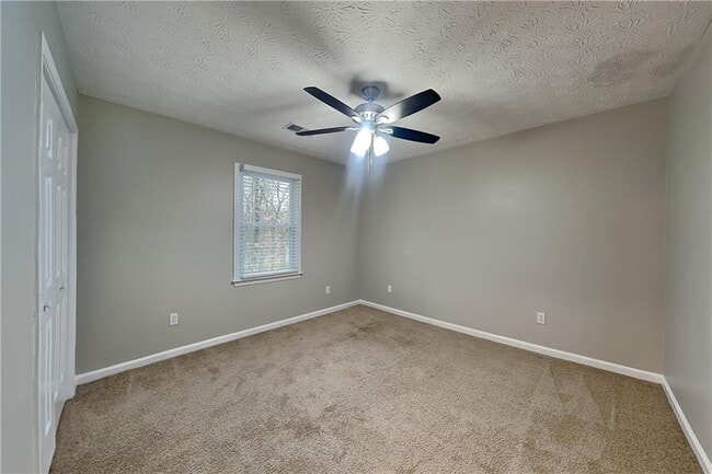 Building Photo - 1595 Thoreau Dr