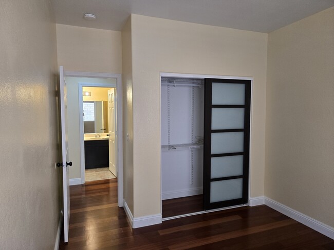 Building Photo - 8417 San Ramon Dr