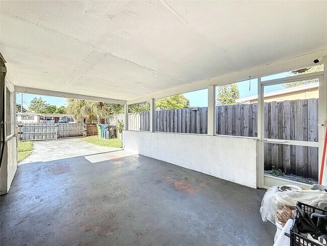 Building Photo - 921 NW 14th St