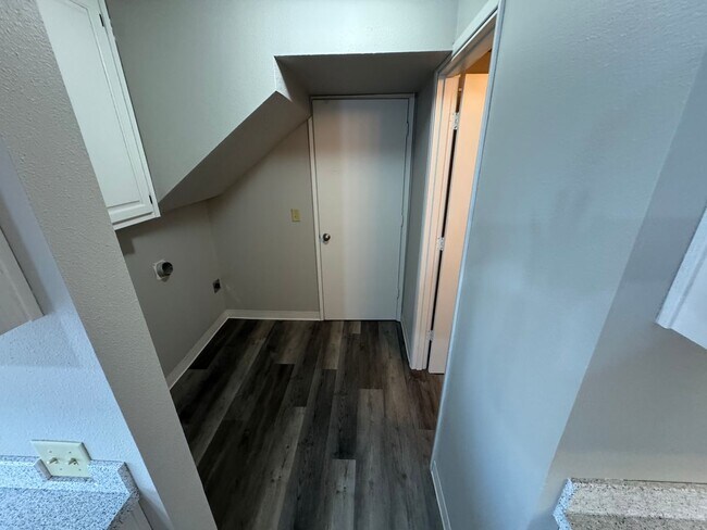 Building Photo - CL2622-2624