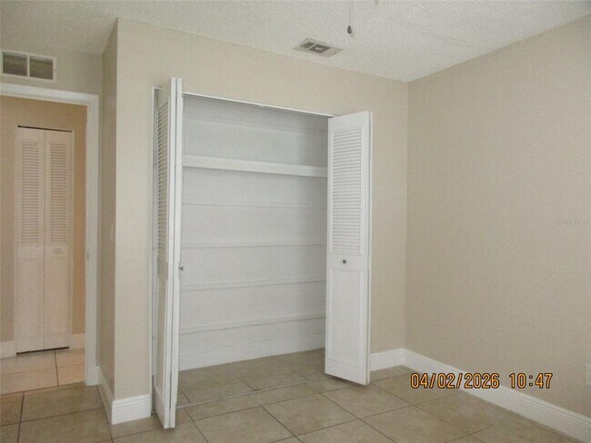 Building Photo - 2600 London Bridge Ct