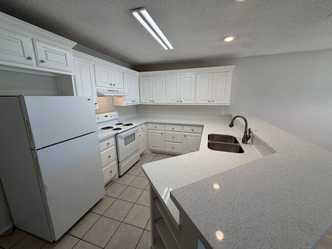 Building Photo - 3110 110th St