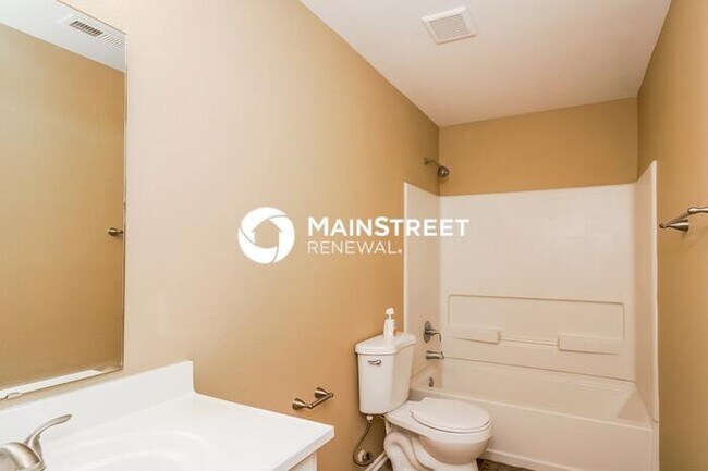 Building Photo - 4 Bedroom Pet-Friendly Home in Indianapoli...