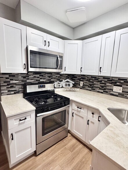 Building Photo - 1308 Gough St