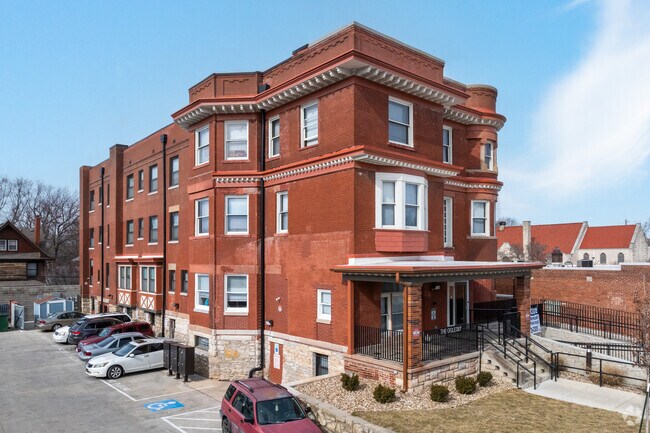 Building Photo - Oglesby Hotel Apartments