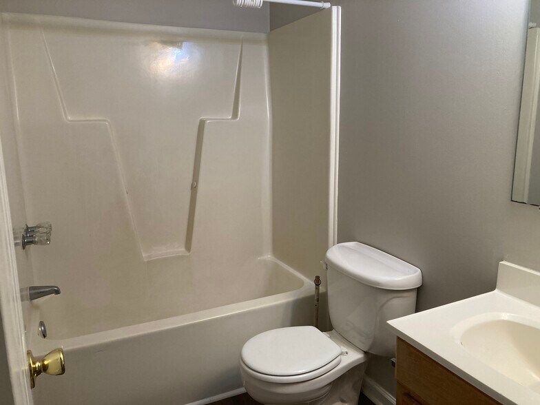 Building Photo - 1237 Beringer Forest Ct